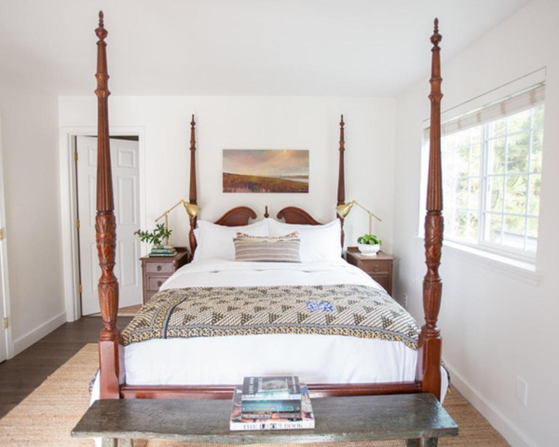 Deluxe Queen Room with Spa Bath